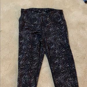 Grey Patterned Long Athleta leggings; Worn Once!